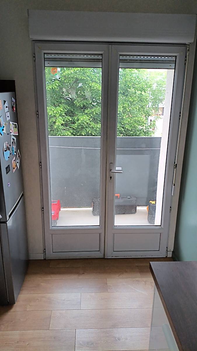 Ouvertures fatiguées nécessitant un remplacement sur mesure.