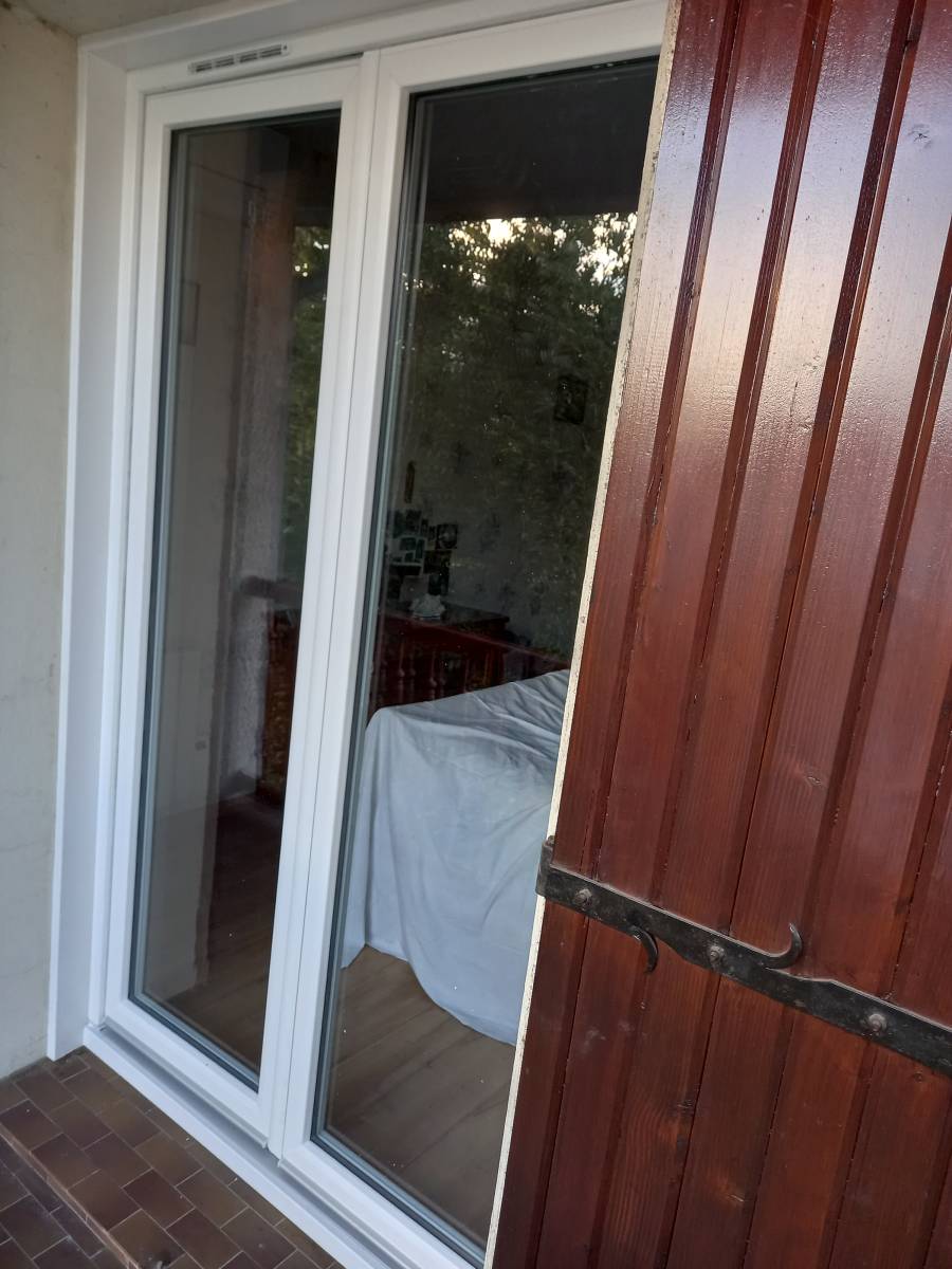 Remplacement en sur mesure de 10 fenêtres en PVC blanc de chez PREFAL sur la commune de Blagnac