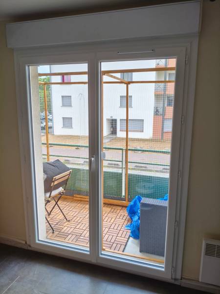 Porte fenêtre 2 Vantaux en PVC blanc et en sur mesure sur la commune de Cugnaux