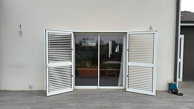 État initial : anciens volets battants bois 3 vantaux à Fonsorbes, avant la modernisation par ML Menuiserie.