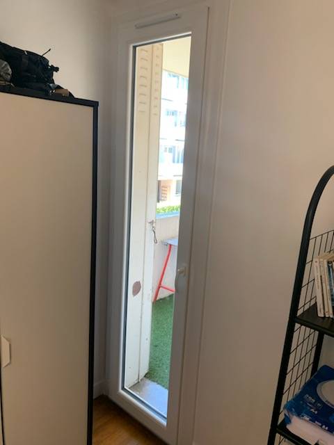 Pose d'une porte fenêtre en sur mesure et en PVC blanc sur la commune de Toulouse ( 31400 )