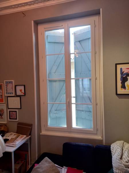 Installation de Fenêtres PVC Blanc de chez NEOBAIE avec une isolation thermique optimale à Toulouse