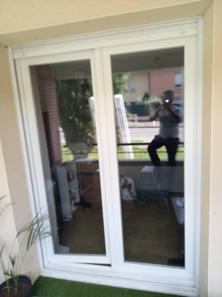 Pose de porte fenêtre PVC blanc à Tournefeuille