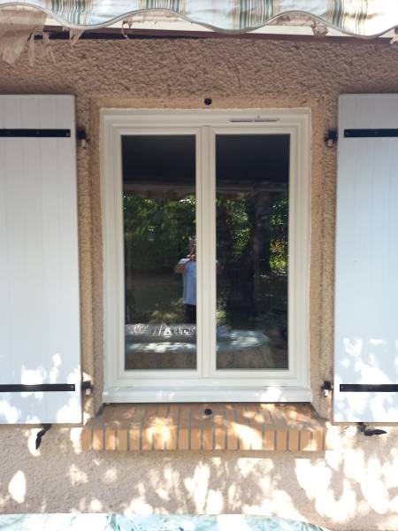 Installation d'une fenêtre en sur mesure en Occitanie
