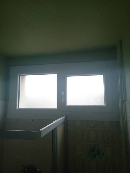 Pose en sur mesure fenêtre PVC blanc à Toulouse 