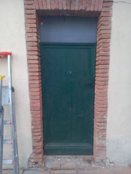 Dépose et pose d'une ancienne porte d'entrée à Lasserre-Pradère