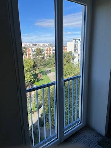 Menuiserie en sur mesure pour fermer un balcon à Toulouse